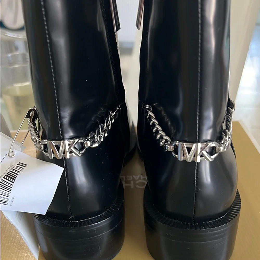 NWT Michael Kors Carlisle leather boot - Picture 6 of 6